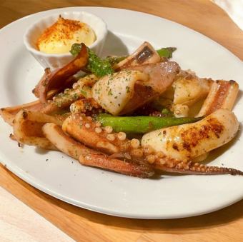 鱿鱼芦笋配黄油和酱油