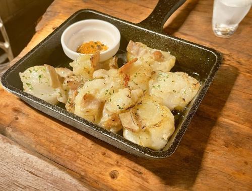 牛ホルモン鉄板×だし塩ペッパー