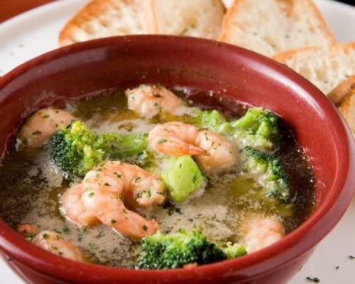 ぷりぷり!エビとブロッコリーのアヒージョ♪