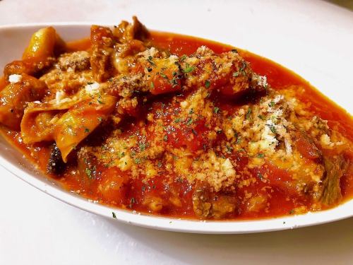 Beef tendon and eggplant stew with tomato