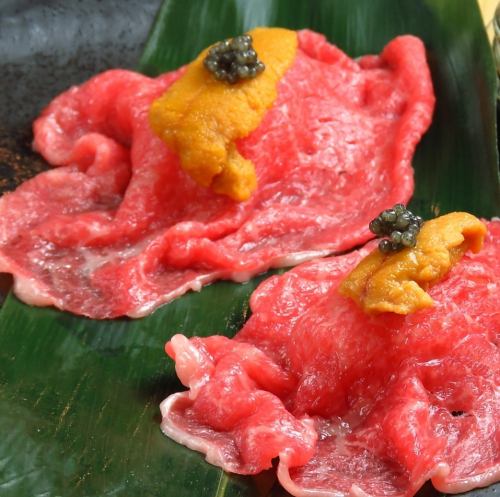 ●人気の肉寿司が進化中！