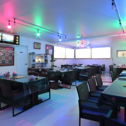 병 너머로 바라보는 야경