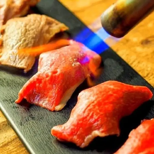 あぶり海鮮寿司&肉寿司付き170種食べ飲みプラン⇒日～木4500円(税込)