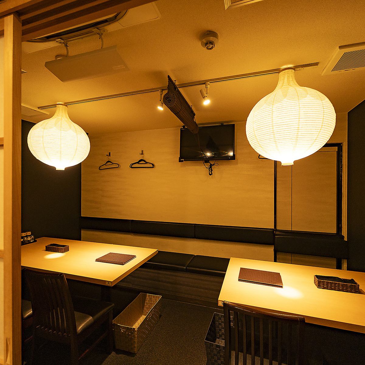 最大10名様までご利用可能な半個室のテーブル席をご用意！プ