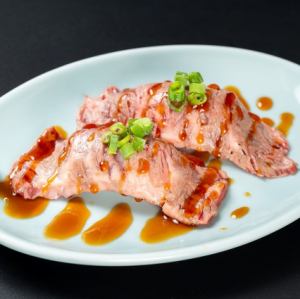 黒毛和牛上カルビ寿司