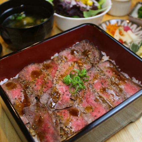 Lean steak heavy lunch ~ A dish that brings out the flavor of domestic beef