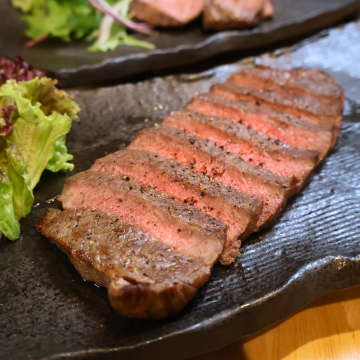 【姫路・飾磨】忘年会は極上の肉料理で!人気の「肉寿司」と年末年始の営業案内