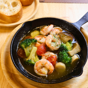 海老ときのこのアヒージョ～バゲット付き