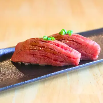 ランチは黒毛和牛の肉寿司がお得。雨の日のおうちごはんや記念日ディナーのお知らせ