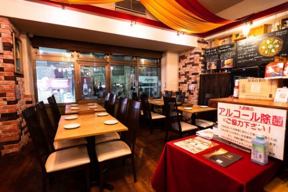We have various types of seats available! We can guide you to the best seats from company banquets to gatherings of like-minded friends.In addition, the minimum charge is 100,000 yen (tax included) or it can be reserved for 25 people or more, so it can be used as a private room.We also accept large-scale welcome and farewell parties! Up to 32 people can be seated, and up to 40 people can be used for standing meals.