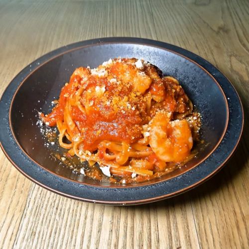 辛旨海老チリと削りたてパルミジャーノチーズのパスタ(タリアテッレ)