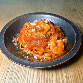 辛旨海老チリと削りたてパルミジャーノチーズのパスタ(タリアテッレ)