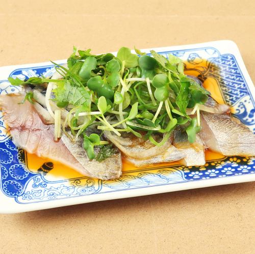 〆さば 薬味にまみれる。
