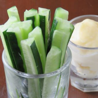 Cucumber sticks/onion slices