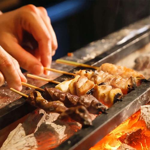 宮崎地鶏の焼鳥と炭火焼きを是非ご賞味ください。