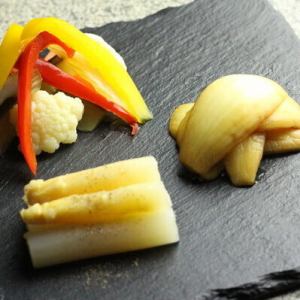 前菜盛り合わせ