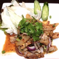 豚トロの辛口ハーブのサラダ