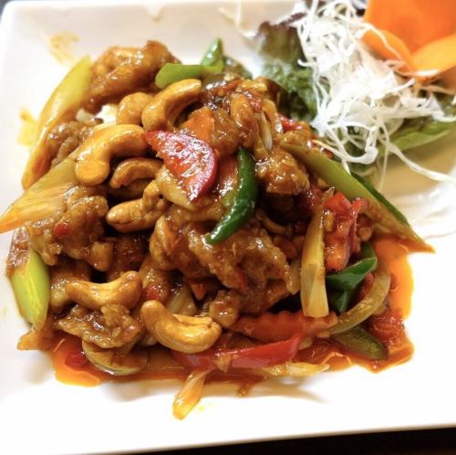 鶏肉カシューナッツ炒め