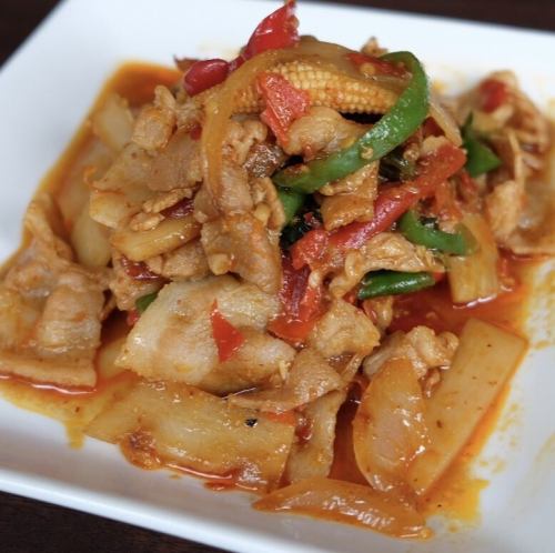 豚トロの辛口レッドカレー