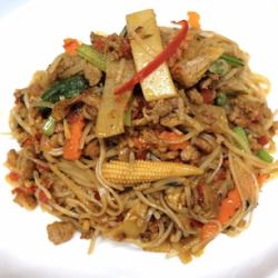 鶏ひき肉辛口バジル焼きそば