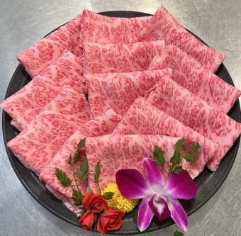 [9,680 yen (tax included)] Finest Miyazaki beef A5 course Shabu-shabu or Sukiyaki