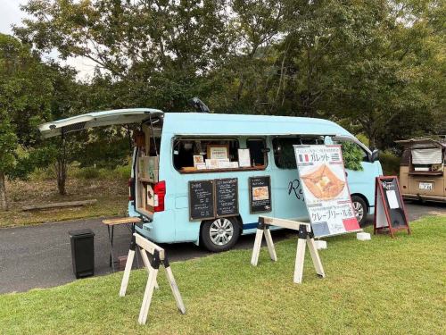 你好！🇫🇷
2025/10/13（周一休息）🍂

煎饼专卖店“Crêperie Lupo”宿川店🏠
由于今天要进行维护，我们将只在午餐时间营业（直到下午 2:00）🍽️
没有咖啡馆或晚餐服务。
提前谢谢你🙇
————————————
☆今日营业时间☆
☀️午餐 11:30-14:00
☕️咖啡馆关门了
🍴晚餐已结束
————————————
可丽饼回购
西宫市相生町7-12
https://www.shukugawa-repos.com/
#阪急神户线宿川站向北步行3分钟

*可在线预订（预订截止至前一天17:00）
（午餐预订接受时间为11:00至13:30，晚餐预订接受时间为17:30至19:30。）（开放前30分钟可预约）
https://creperie-repos.owst.jp/
————————————
#Crelie报告
#creperierepos
＃法式烧饼
#galette
＃苹果酒
#cidre
＃法国
#france
＃法国美食
#布列塔尼
#bretagne
#breizh
#加莱特专卖店
＃午餐
#宿川
#宿川午餐
#西宫
#西宫午餐
#骑士国王饼
#厨车
#我想与喜欢加莱特的人联系
#加莱特午餐
#加莱特咖啡馆
#国王晚餐
#米粉薄饼