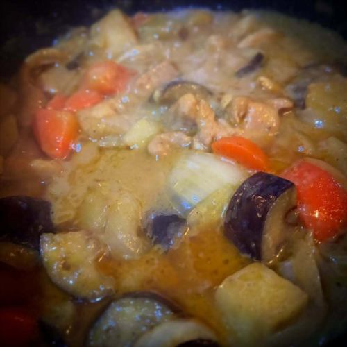 你好！ 🇫🇷 🏁
2026/3/7（週六）🎎

煎餅專賣店「Crêperie Lupo」宿川店🏠

今天我們照常營業，提供午餐和咖啡🍽️
咖啡館營業至下午6點（最後點餐時間為下午1點）。
晚餐結束🌛

新推出的菜色包括🟡黃咖哩餅和🟢綠咖哩餅。兩者都與辛辣有關🌶️🌶️🌶️🌶️🌶️。🟡黃色款包含雞肉、茄子和土豆，而🟢綠色款則包含蝦子和竹筍。 🍛
————————————
☆今日營業時間☆
☀️午餐 11:30-14:00
☕️咖啡廳：午餐結束後 - 18:00（最後點餐時間 16:00）
🍴晚餐已結束（接受預訂至前一天下午5:00）
————————————
可麗餅回購
西宮市相生町7-12
https://www.shukugawa-repos.com/
從阪急神戶線宿川站往北步行3分鐘即可抵達。

*可線上預訂（預訂截止至前一天17:00）
（午餐預訂時間為 11:00 至 13:30，晚餐預訂時間為 17:30 至 19:30。）可於開門前30分鐘預訂。
https://creperie-repos.owst.jp/

請透過LINE聯絡我們。
————————————
#Crelie報告
＃法式燒餅
#galette
#bretagne
#宿川午餐