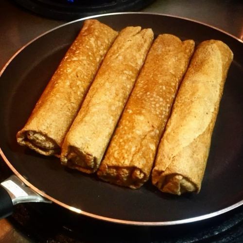 你好！ 🇫🇷 🏁
2026/3/5（週四）🎎

煎餅專賣店「Crêperie Lupo」宿川店🏠

今天我們供應午餐、咖啡和晚餐🍽️
咖啡館營業至下午4點（最後點餐時間為下午3點）。
晚餐時間為18:00至21:00（最晚入場時間為20:00）⭐️
————————————
☆今日營業時間☆
☀️午餐 11:30-14:00
☕️咖啡廳：午餐結束後 - 16:00（最後點餐時間 15:00）
🍴晚餐 18:00-21:00（最後入場時間 20:00）
————————————
可麗餅回購
西宮市相生町7-12
https://www.shukugawa-repos.com/
從阪急神戶線宿川站往北步行3分鐘即可抵達。

*可線上預訂（預訂截止至前一天17:00）
（午餐預訂時間為 11:00 至 13:30，晚餐預訂時間為 17:30 至 19:30。）可於開門前30分鐘預訂。
https://creperie-repos.owst.jp/

請透過LINE聯絡我們。
————————————
#Crelie報告
＃法式燒餅
#galette
#bretagne
#宿川午餐