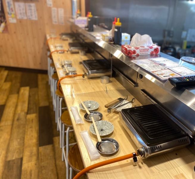 Counters with roasters installed in all seats.Please enjoy it to your heart's content with your favorite roasting !! You can use it in various scenes from using a full cup to using it for those who are hungry ◎