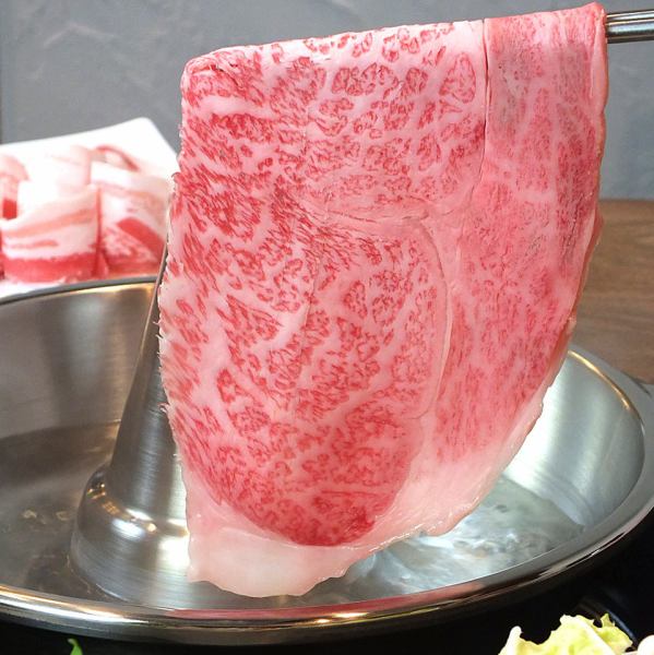 【寒い季節に】和風出汁と胡麻ダレ、『だいだい』で作るポン酢で頂く最高級黒毛和牛＆特製黒豚しゃぶしゃぶ