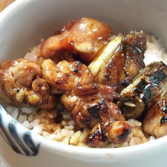 鶏めし／Grilled chicken on rice