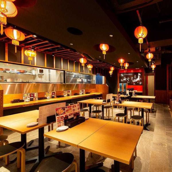 Table seats (up to 2 people x 4 tables) A modern Chinese space gently enveloped by the light of lanterns ◎ Please use this space for couples, couples, close friends, and friends for drinking parties!
