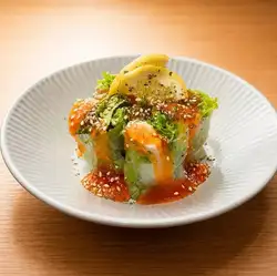 Steamed chicken spring rolls