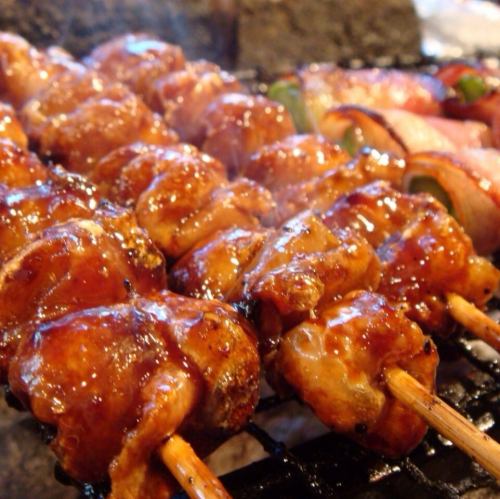 There are a lot of recommended dishes and limited skewers using seasonal ingredients !!