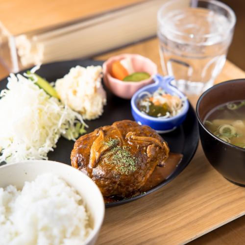 【店主手作りなど☆】≪ご飯・お味噌汁・小鉢2つ付≫日替わりランチ1,100円（税込）～