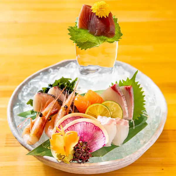 市場直送!その日一番美味しい鮮魚を味わう【本日の厳選お造り】