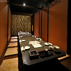 A large banquet is also in a complete private room ...