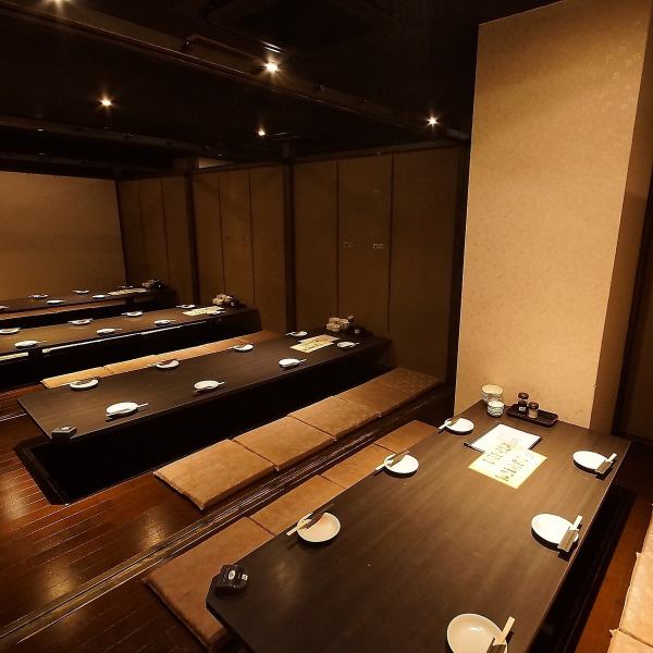 【最大宴会180名様収容可能】大型宴会必見！全席掘りごたつ個室。貸切は100名様～200名様で承っております◎会社宴会やイベント打ち上げなど、団体様でのご利用大歓迎です♪様々なシーンに対応いたしますので、ご予算・人数など気軽にご相談ください。広々とした開放的な空間で、大切な方と特別な時間をお過ごしください。