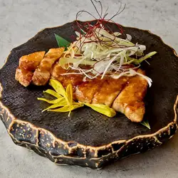 厚切り豚ロース鉄板焼き　熟成麹味噌仕立て