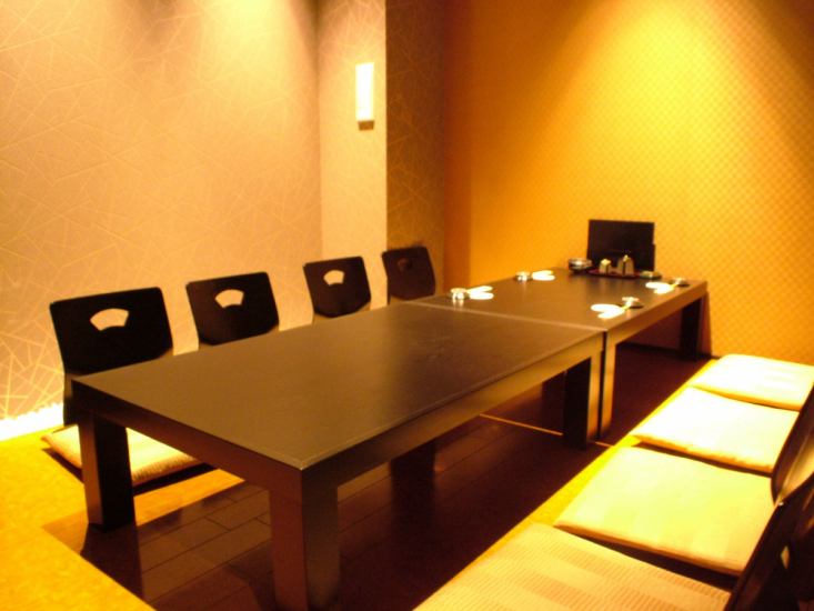 接待などにもお勧めの8名個室は一番の人気席!