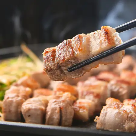 ジューシー肉厚お肉が楽しめる♪名物サムギョプサル☆