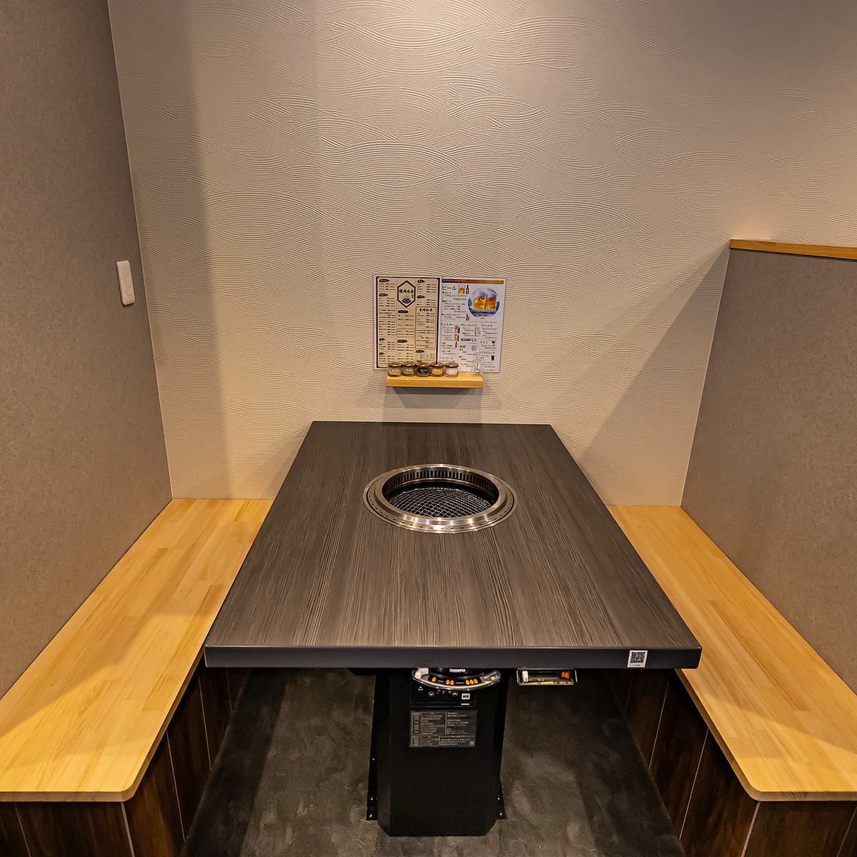 和風の店内で、落ち着いてお食事が可能です。