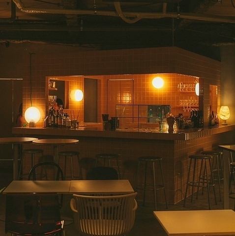 細部のインテリアまでこだわった店内で食事をお楽しみください。