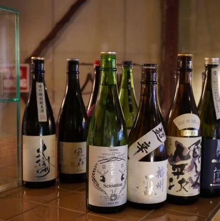 栄の隠れ家で日本酒10種飲み比べコース