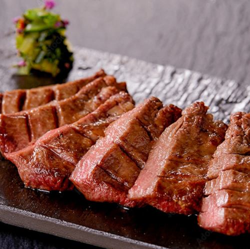 職人手切りの極上厚切り牛タン炙り焼
