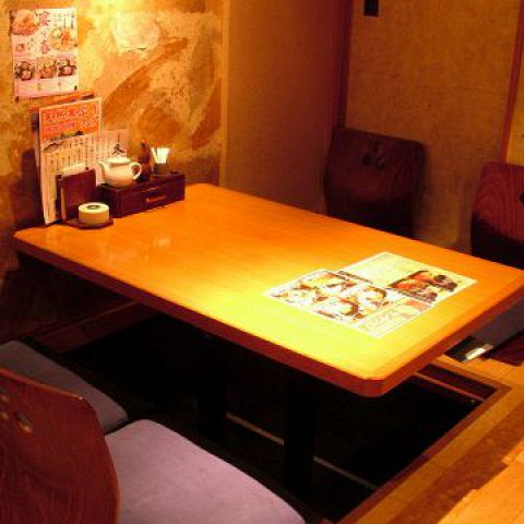 【完全個室あり】2名様～ご利用頂ける完全個室をご用意しております。普段のお食事から、会社の集まり、同窓会やご法要まで、様々なシーンでご利用いただけます。喫煙席もありますので、愛煙家の方との集まりにもおすすめです。