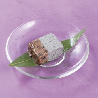 小豆と黒ごまのアイスケーキ(チーズ風味)