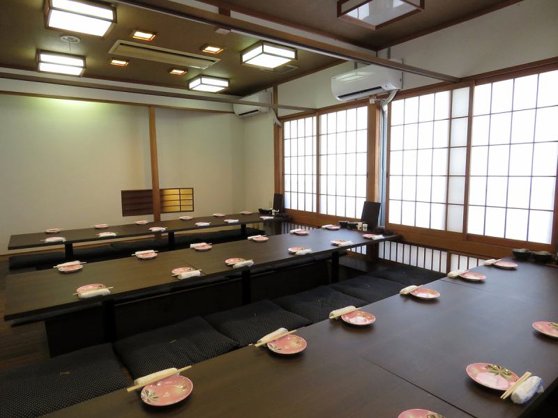 [Near Kakogawa Station x Large private room] The second floor is equipped with a high-quality tatami private room that can accommodate 8 to 60 people! Can be used as a large banquet with advance reservations ♪ Private banquets can be negotiated for parties of 40 or more ★ Kirin Ichiban Shibori There are a variety of banquet courses with all-you-can-drink included, starting from 3,300 yen♪ Please contact us for a wide range of options, including 3-hour banquets, surprises, welcome and farewell parties, company banquets, drinking parties, class reunions, family parties, girls' parties, etc.