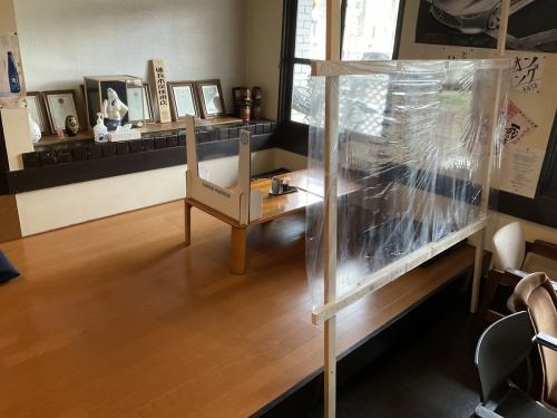 It is a tatami room seat that can be used by 4 people.Currently, we are reducing the number of seats to prevent infectious diseases, and we are guiding you to the seats after leaving an interval ♪