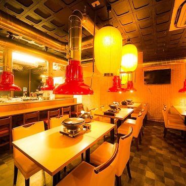 You can enjoy your meal in a calm atmosphere with warm colors.We also accept reservations for small groups of around 10 people on weekdays! Please feel free to contact us by phone ♪